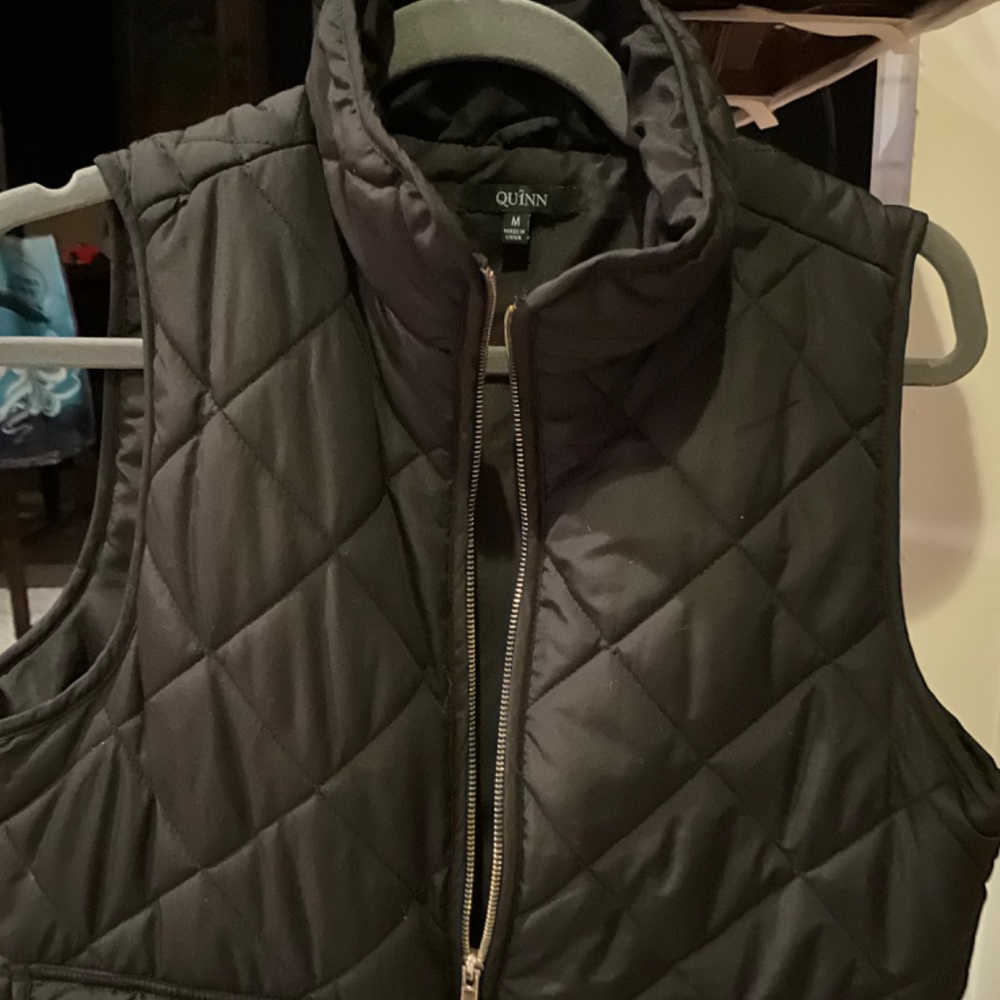 Vest - Picture 2 of 7